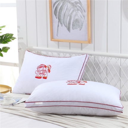 91家纺网 家纺一手货源 找家纺 天意美枕芯 2立体婚庆绣花羽丝绒枕