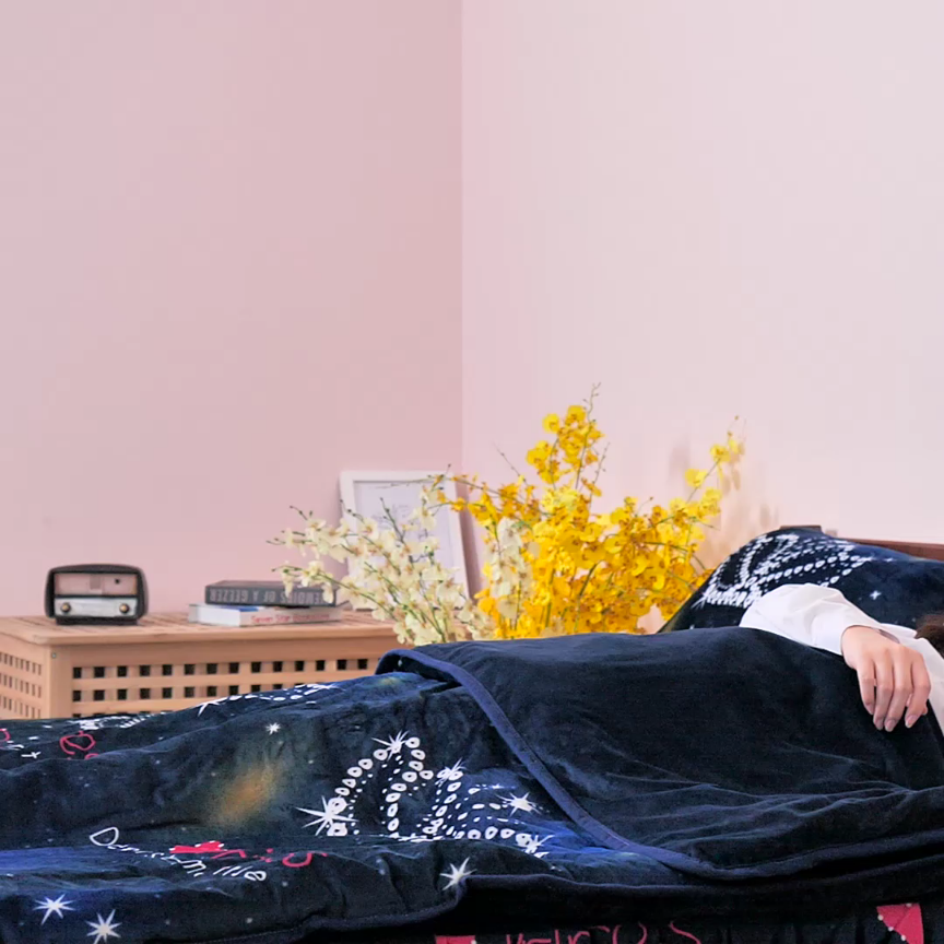 91家纺网 家纺一手货源 找家纺 绒世界 2018印花牛奶绒爆款四件套 皇冠