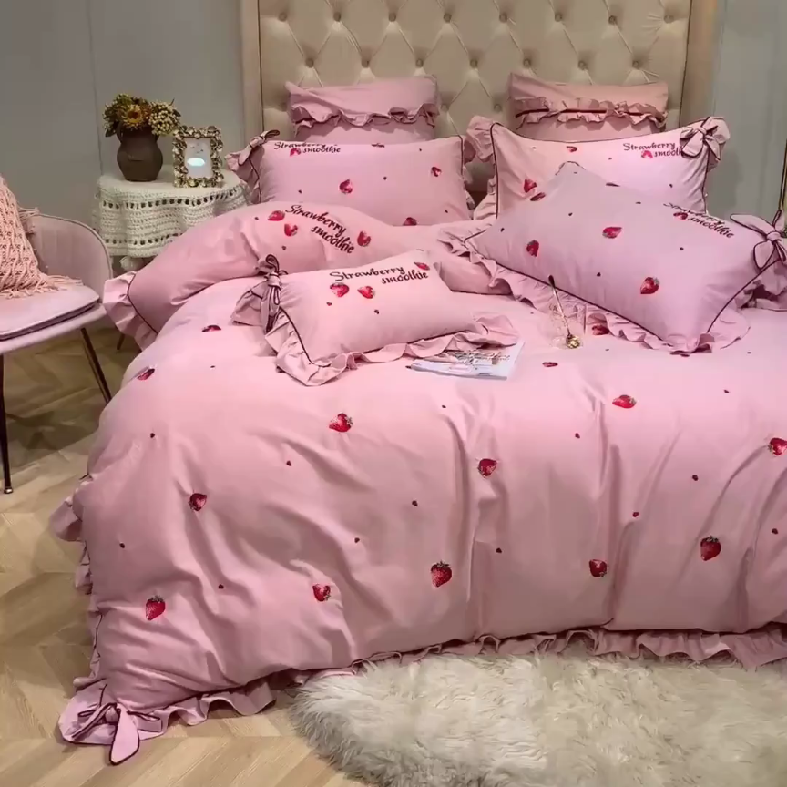 91家纺网 家纺一手货源 找家纺 馨蕊家居 2021新款60长绒棉绣花四件套 粉黛-小红莓