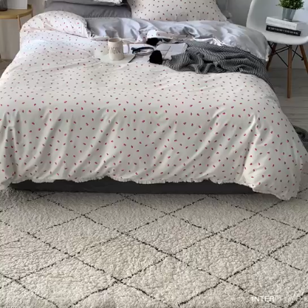 91家纺网 家纺一手货源 找家纺 涵宸家纺 新款13372流苏款加厚全棉刺绣四件套 稚遇