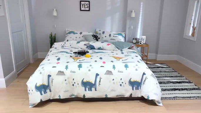 91家纺网 家纺一手货源 找家纺 棉生活 2019新款13372萌系小清新四件套床单款恐龙乐园