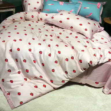91家纺网 家纺一手货源 找家纺 优然居 2019小边款数码印花四件套 甜心草莓