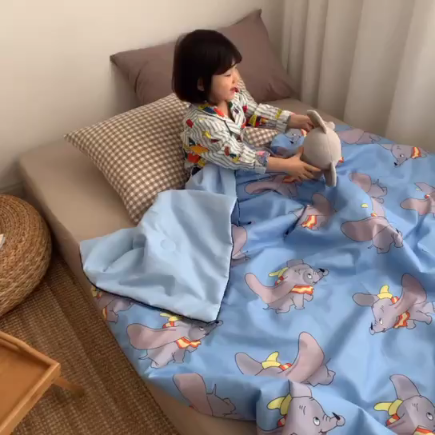 91家纺网 家纺一手货源 找家纺 星期八 2019新款ins风夏被 小飞象蓝