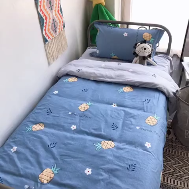 91家纺网 家纺一手货源 找家纺 棉生活 2019新款学生三件套 菠萝物语