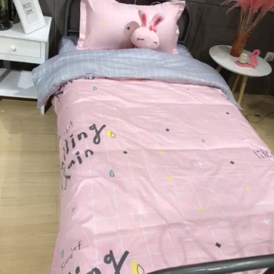 91家纺网 家纺一手货源 找家纺 棉生活 2019新款学生三件套 清新雨季