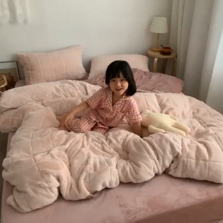 91家纺网 家纺一手货源 找家纺 2021兔兔绒四件套兔兔绒三件套（玉方格）