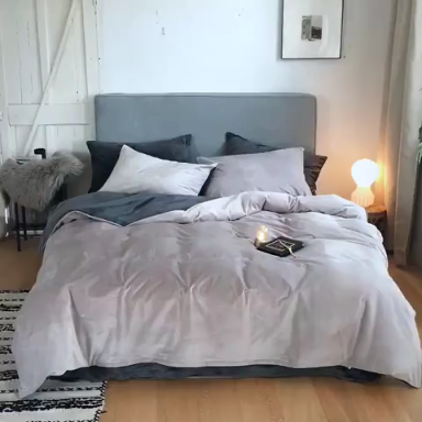 91家纺网 家纺一手货源 找家纺 梦家居 2019韩国简约素色天鹅绒四件套 浅灰拼深灰