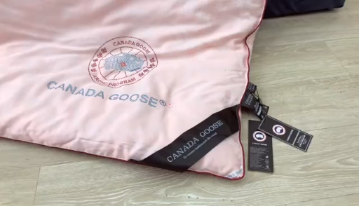 91家纺网 家纺一手货源 找家纺 大鹅被夏凉被春秋冬被子微商爆款全棉莫代尔提花被芯 经典白