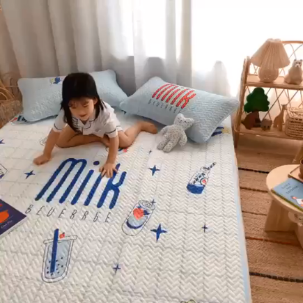 91家纺网 家纺一手货源 找家纺 萝莉家纺 数码印花水洗空调软席三件套（milk牛奶 ）