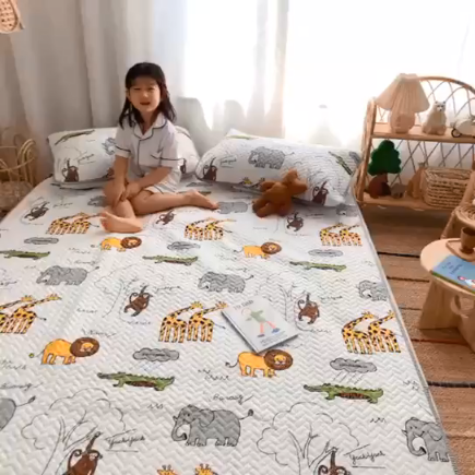 91家纺网 家纺一手货源 找家纺 萝莉家纺 数码印花水洗空调软席三件套（动物乐园 ）