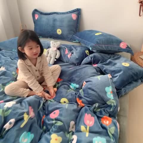 91家纺网 家纺一手货源 找家纺 时年 2019牛奶绒印花保暖四件套童模图 露娜