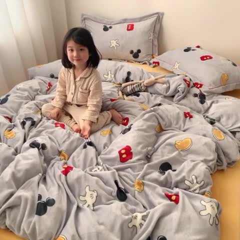 91家纺网 家纺一手货源 找家纺 时年 2019牛奶绒印花保暖四件套童模图 米老鼠