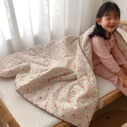 91家纺网 家纺一手货源 找家纺 星期八 2020新款全棉13372夏被两件套 小草莓