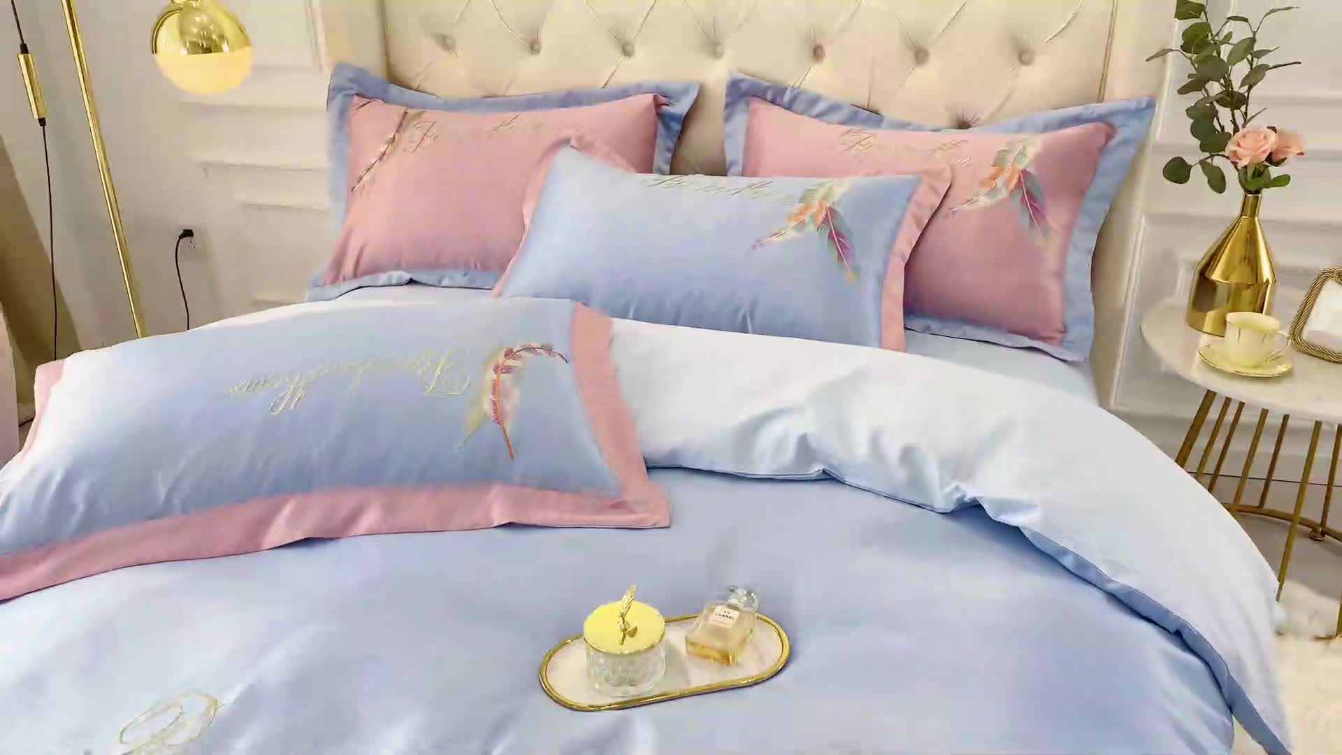 91家纺网 家纺一手货源 找家纺 宅家居 新款60S水洗真丝B版纯棉刺绣羽恋系列四件套羽恋淡蓝