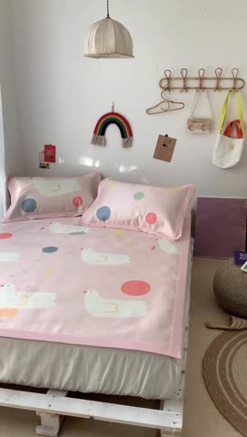 91家纺网 家纺一手货源 找家纺 时年 2020新款水洗养生凉席 和平鸽（粉）