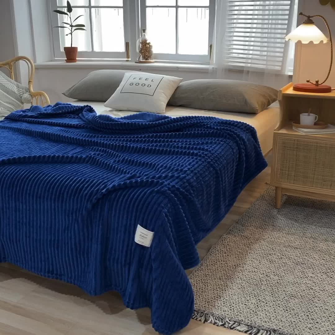 91家纺网 家纺一手货源 找家纺 羋多 2023新款魔法绒毛毯宝宝绒牛奶绒毯子 藏蓝色