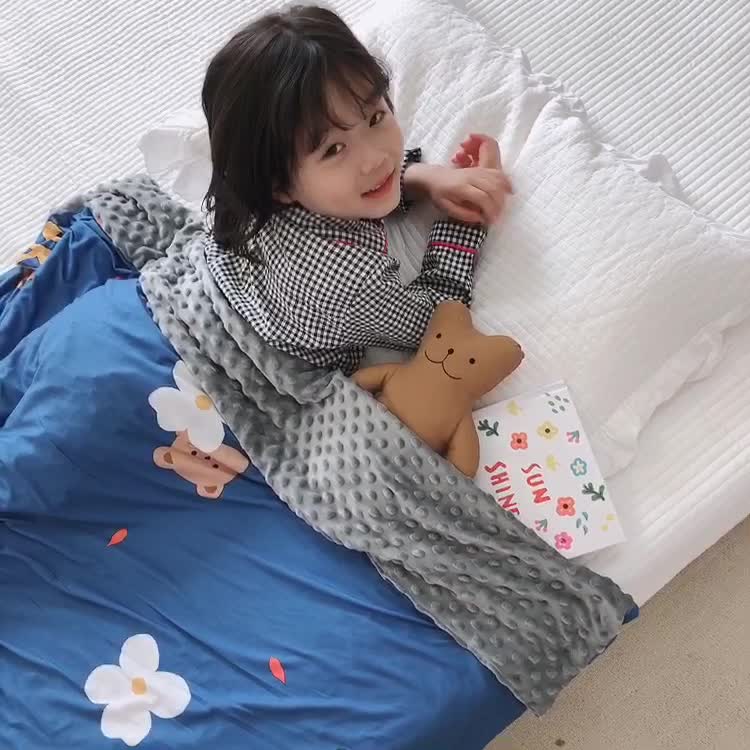 91家纺网 家纺一手货源 找家纺 星期八 2020新款A类针织棉豆豆毯 乖乖熊