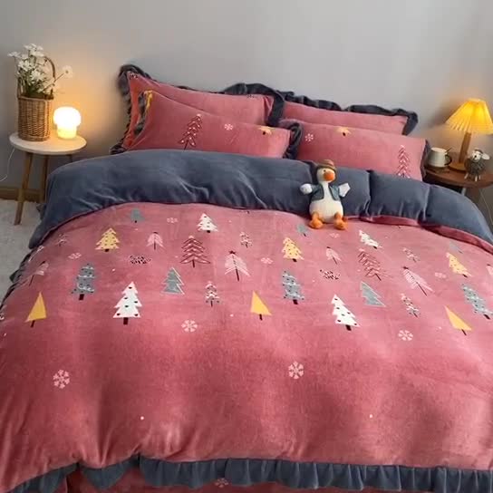 91家纺网 家纺一手货源 找家纺 妖妖家纺 2020新款花边牛奶绒四件套 北岛-红