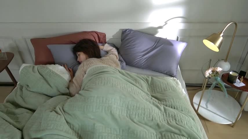 91家纺网 家纺一手货源 找家纺 法芙娜  秋冬加厚吸湿绗绣毯 牛奶绒夹棉毛毯 薄荷绿