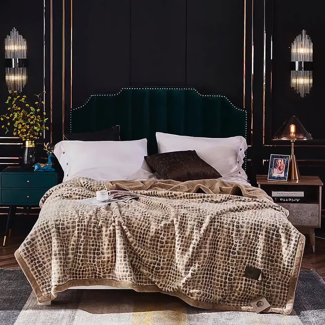 91家纺网 家纺一手货源 找家纺 凯轩毛毛毯毯子 2020新款仿皮草时尚印花毛毯毯子 豹纹