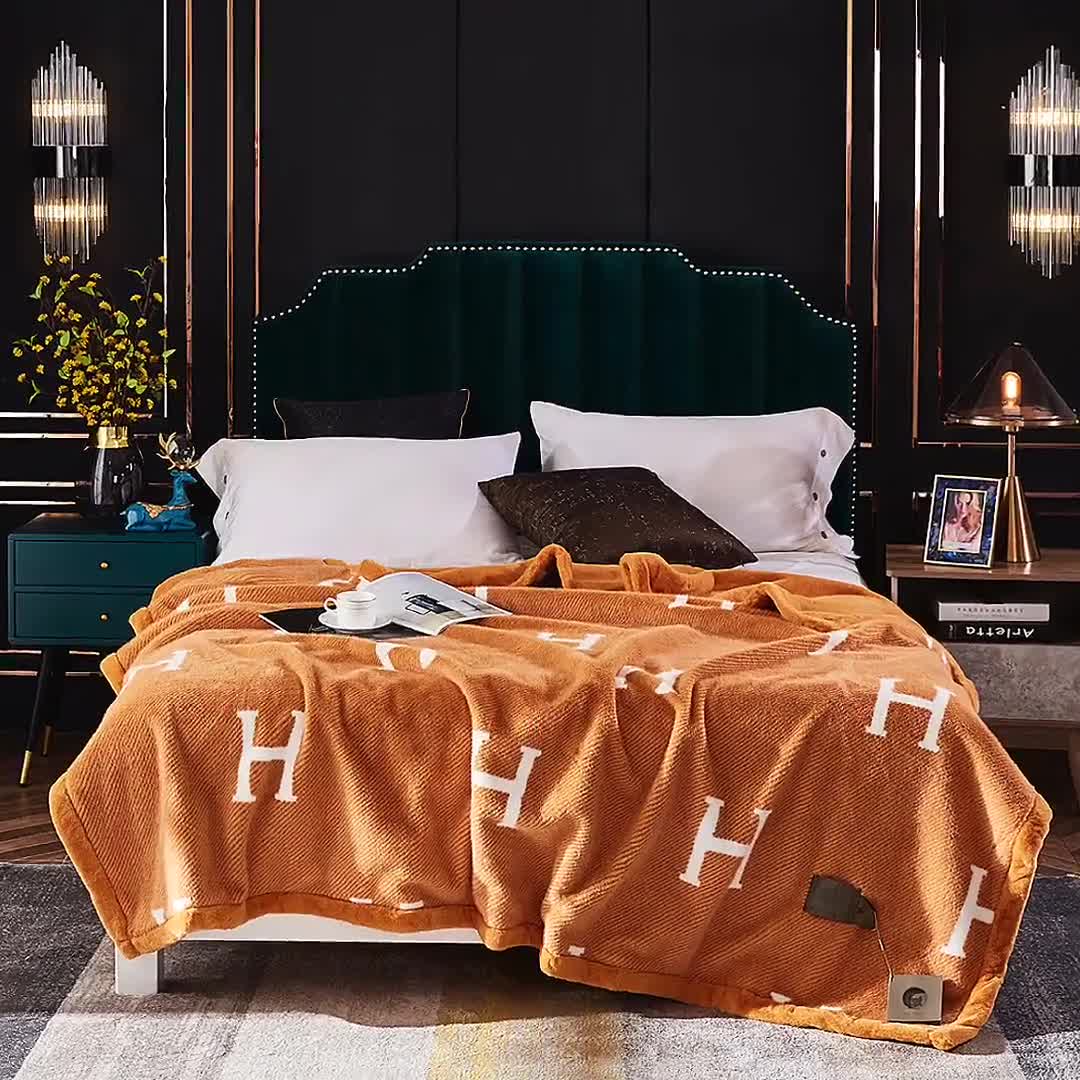 91家纺网 家纺一手货源 找家纺 凯轩毛毛毯毯子 2020新款仿皮草时尚印花毛毯毯子 轻奢H