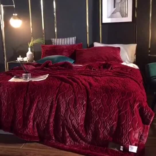 91家纺网 家纺一手货源 找家纺 卡奥 2021纯色貂皮毯子加厚仿皮草盖毯银狐绒毛毯 浓情红