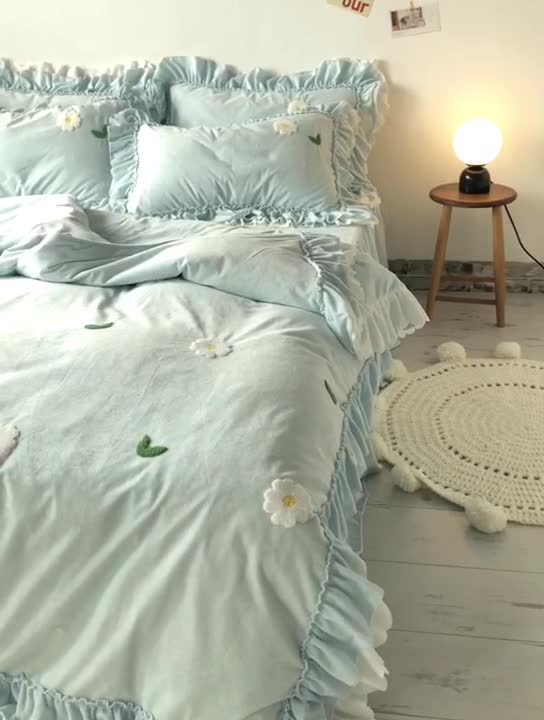 91家纺网 家纺一手货源 找家纺 淑女公社 2020新款秋冬毛巾绣13色四件套 小雏菊淡蓝