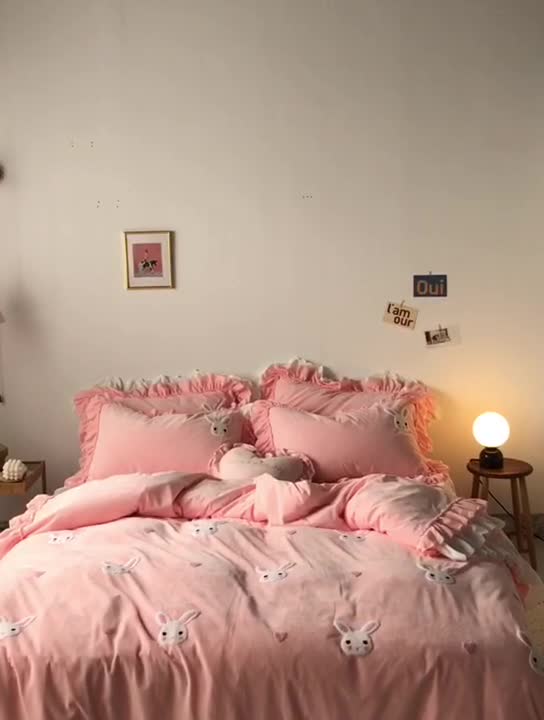 91家纺网 家纺一手货源 找家纺 淑女公社 2020新款秋冬毛巾绣13色四件套 小兔子粉玉