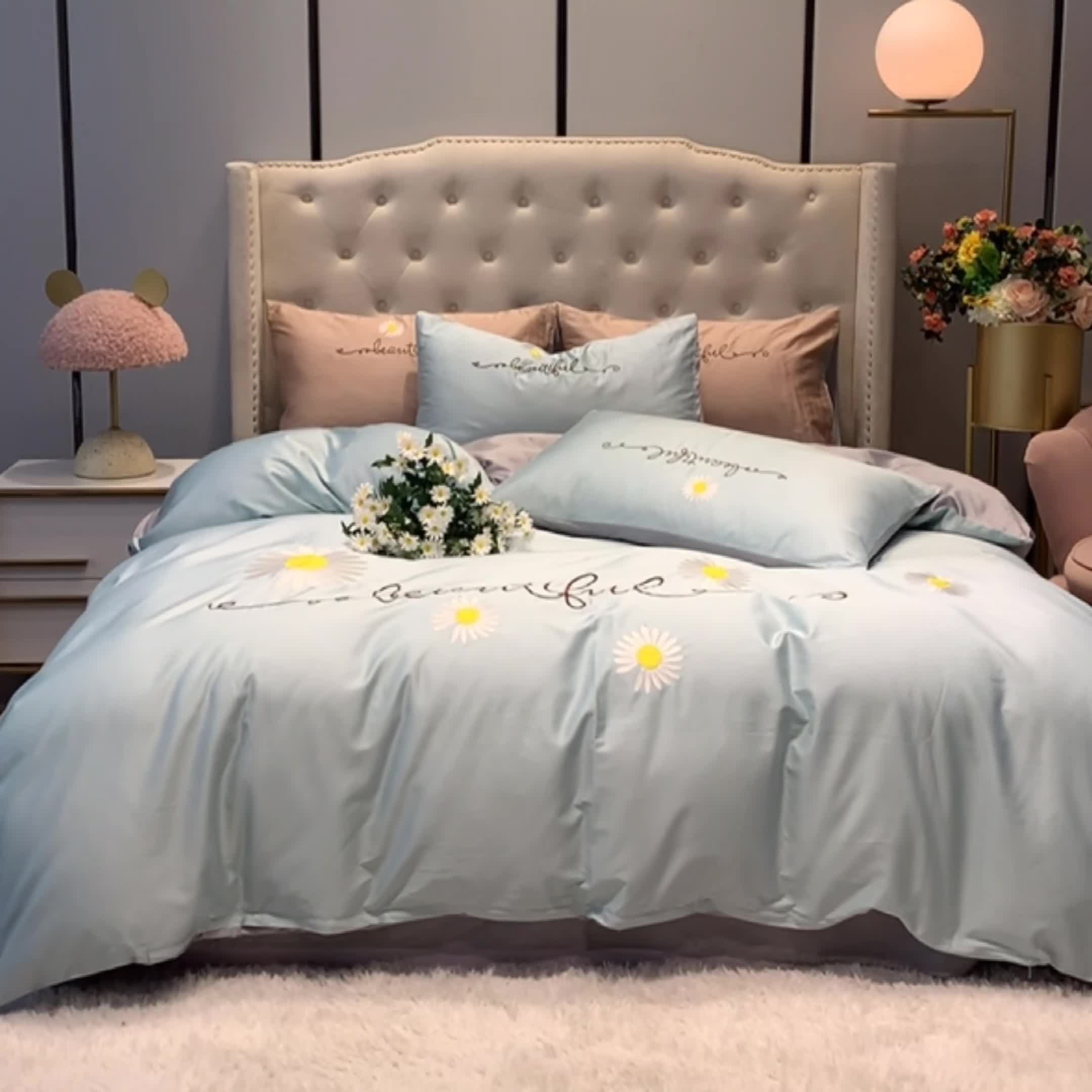 91家纺网 家纺一手货源 找家纺 眠帛家居 2020新款贡缎全棉绣花系列 雏菊繁星蓝