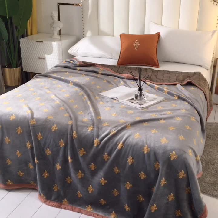 91家纺网 家纺一手货源 找家纺 卡奥家纺新款AB版云貂绒毛毯法莱绒休闲盖毯沙发毯空调毯圣比得