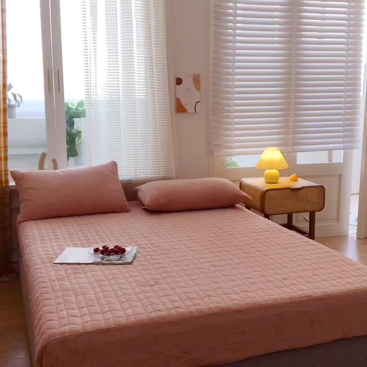 91家纺网 家纺一手货源 找家纺 法芙娜家纺 秋冬加厚牛奶绒夹棉床笠 吸湿排汗保暖 樱花粉