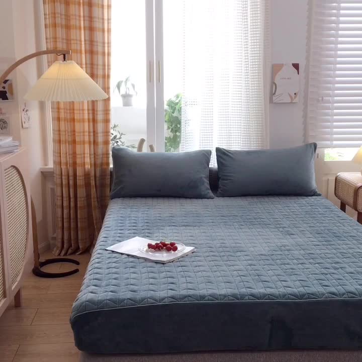 91家纺网 家纺一手货源 找家纺 法芙娜家纺  秋冬加厚牛奶绒夹棉床笠 吸湿排汗保暖 松石蓝