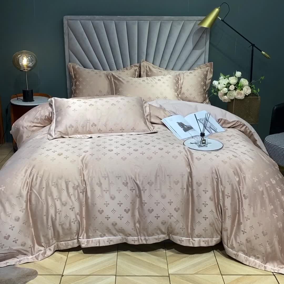 91家纺网 家纺一手货源 找家纺 眠帛家居全棉磨毛轻奢四件套A版贡缎提花B版全棉磨毛 爱维香槟