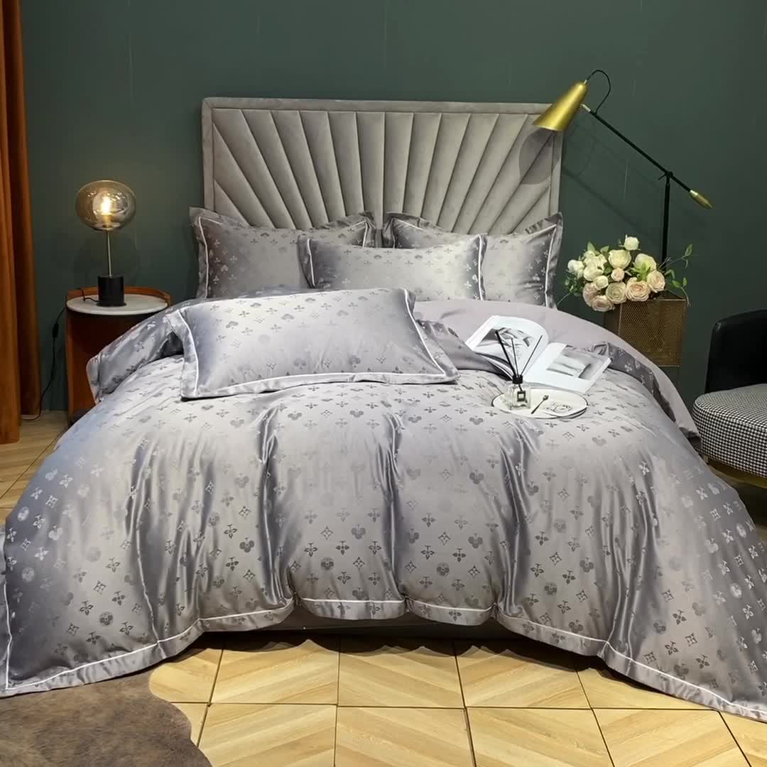 91家纺网 家纺一手货源 找家纺 眠帛家居全棉磨毛轻奢四件套A版贡缎提花B版全棉磨毛爱维高级灰