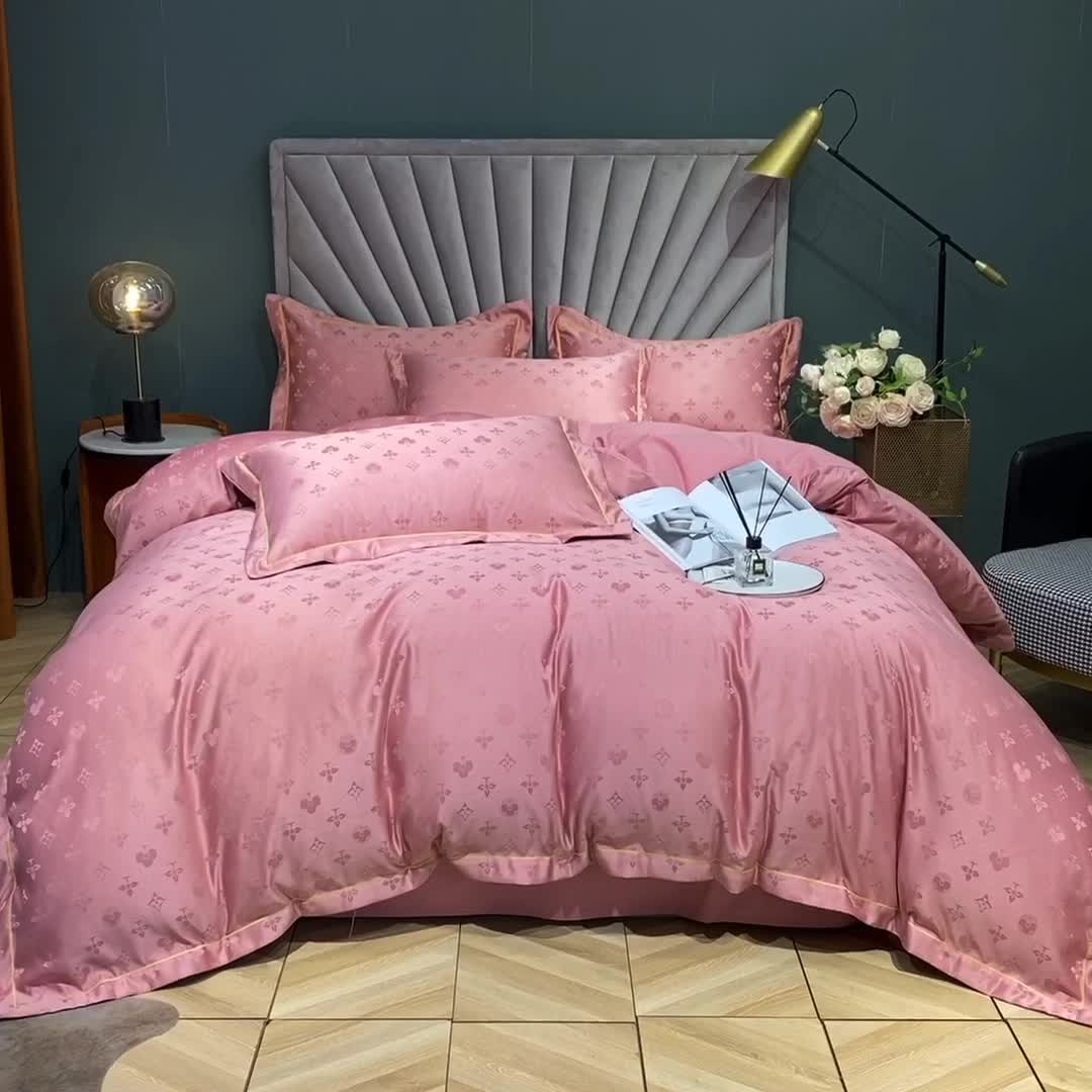 91家纺网 家纺一手货源 找家纺 眠帛家居全棉磨毛轻奢四件套A版贡缎提花B版全棉磨毛 爱维豆沙