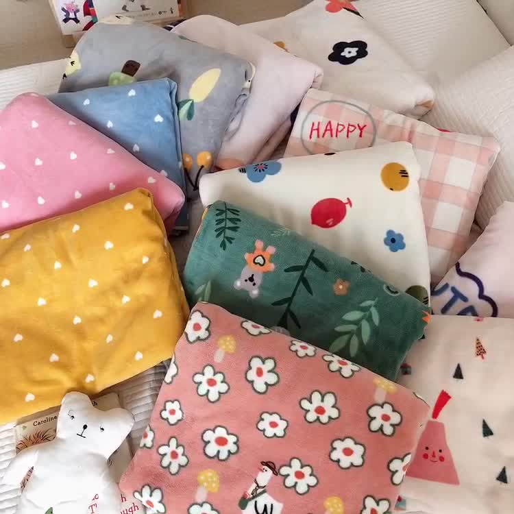 91家纺网 家纺一手货源 找家纺 （总）星期八2020新款双层宝宝绒盖毯被毯子毛毯模特图