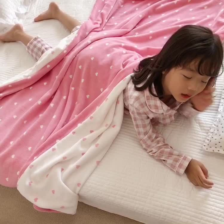 91家纺网 家纺一手货源 找家纺 星期八2020新款双层宝宝绒盖毯被毯子毛毯模特图 爱心粉