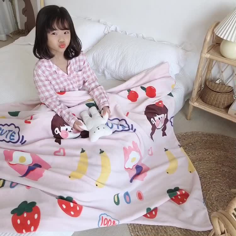 91家纺网 家纺一手货源 找家纺 星期八2020新款双层宝宝绒盖毯被毯子毛毯模特图 元气少女