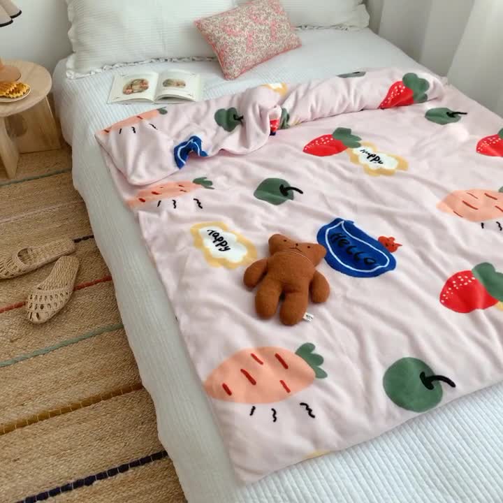 91家纺网 家纺一手货源 找家纺 星期八2020新款双层宝宝绒盖毯被毯子毛毯实拍图 小萝卜