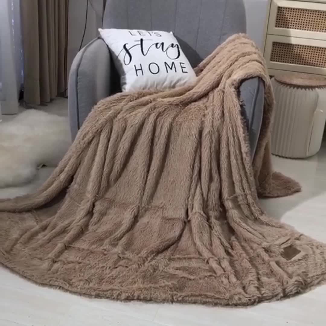 91家纺网 家纺一手货源 找家纺 卡奥家纺 2021多功能双层超柔长毛毯空调毯毛绒被套 驼色