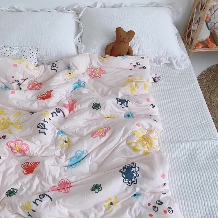 91家纺网 家纺一手货源 找家纺 星期八 2020新款婴儿裸睡级春秋冬被涂鸦花花