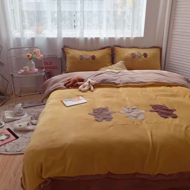 91家纺网 家纺一手货源 找家纺 星期八2020新款230g双面小熊系列牛奶绒四件套 三只熊黄