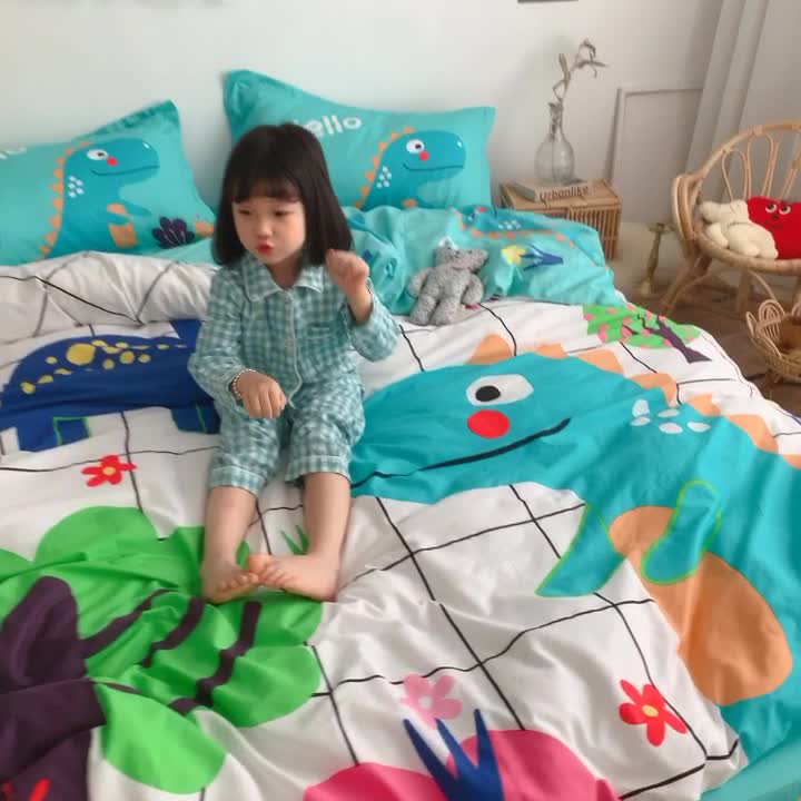 91家纺网 家纺一手货源 找家纺 金爱家 2021新款13372卡通全棉四件套 独家恐龙森林白