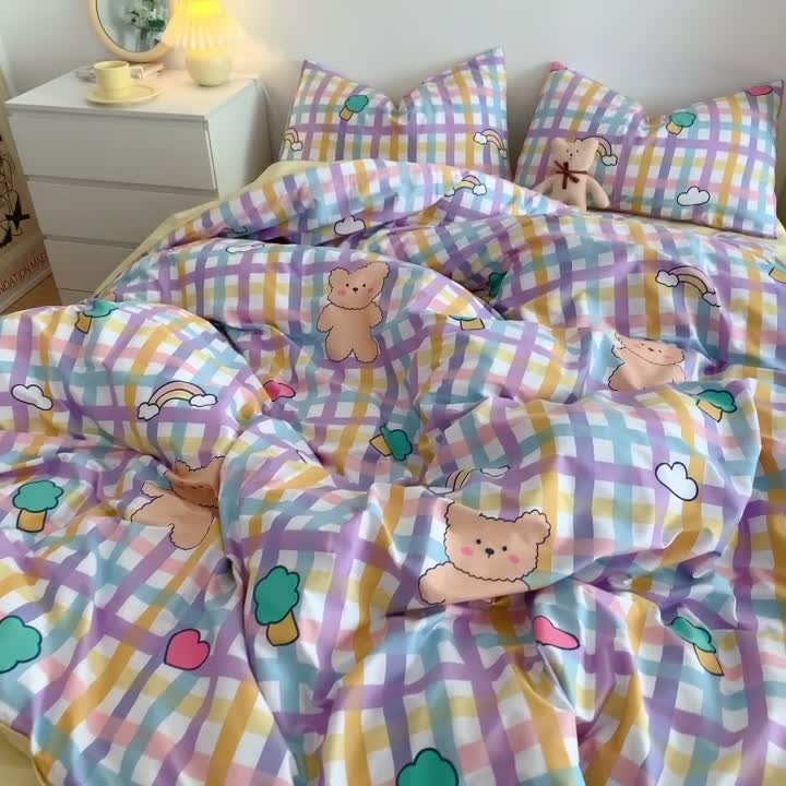 91家纺网 家纺一手货源 找家纺 星期八 2021新款13372你好春天系列四件套 紫格小熊