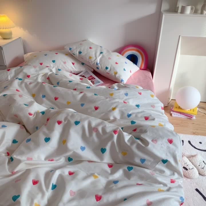 91家纺网 家纺一手货源 找家纺 星期八 2021新款13372你好春天系列四件套 七彩爱心