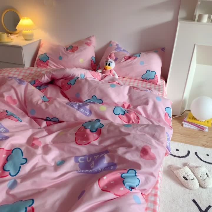 91家纺网 家纺一手货源 找家纺 星期八 2021新款13372你好春天系列四件套 cute草莓