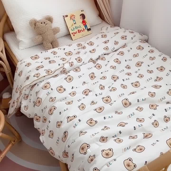 91家纺网 家纺一手货源 找家纺 星期八 2021新款裸睡大豆针织棉儿童夏被 可爱熊