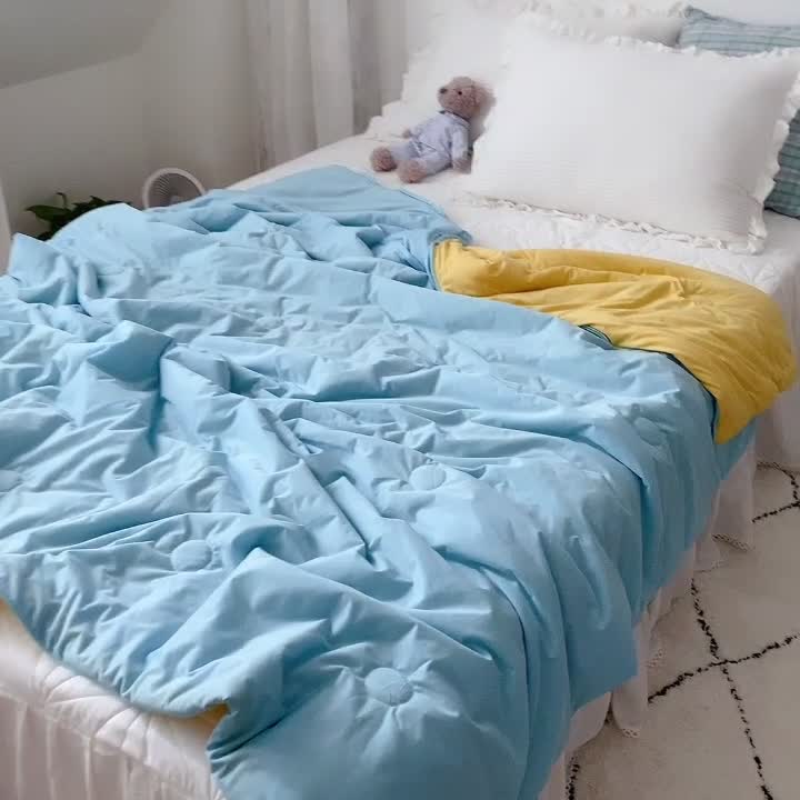 91家纺网 家纺一手货源 找家纺 星期八 2021新款马卡龙大豆针织棉夏被 蓝-黄