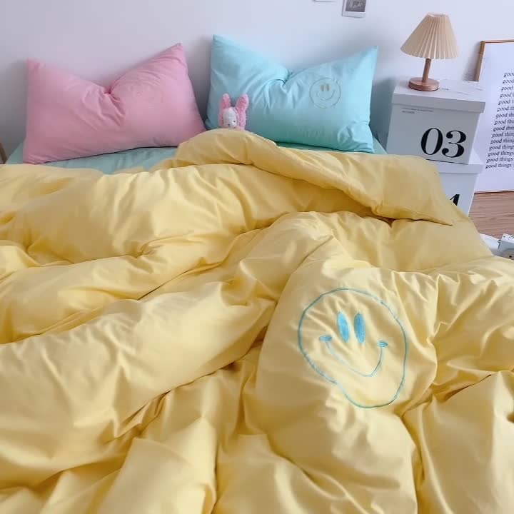 91家纺网 家纺一手货源 找家纺 星期八 2021新款马卡龙趣味水洗棉四件套 笑脸