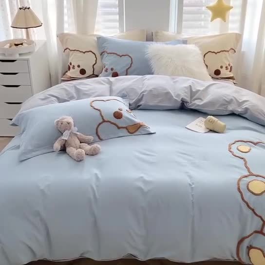 91家纺网 家纺一手货源 找家纺 蜜柚2021全棉水洗棉卡通毛巾绣小清新床单四件套萌萌熊-蓝灰